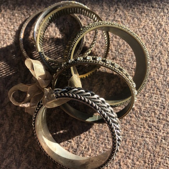 Cache 6 Lot Bundle Bronze tone Bangle bracelets multi size and embellished NWT - Picture 7 of 9